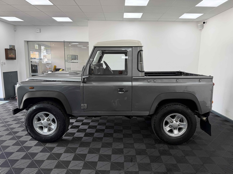 Land Rover Defender 90 TDCi - U2395