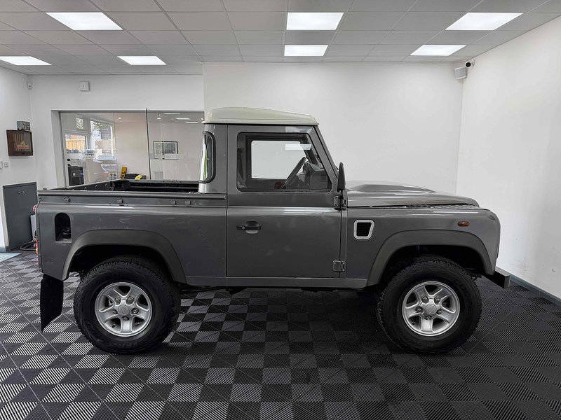Land Rover Defender 90 TDCi - U2395