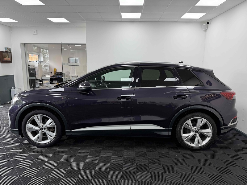 Audi Q4 e-tron S line - U2397