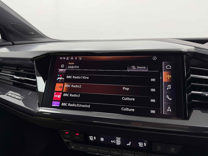 Audi Q4 e-tron S line - U2397