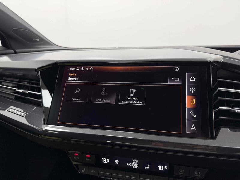 Audi Q4 e-tron S line - U2397