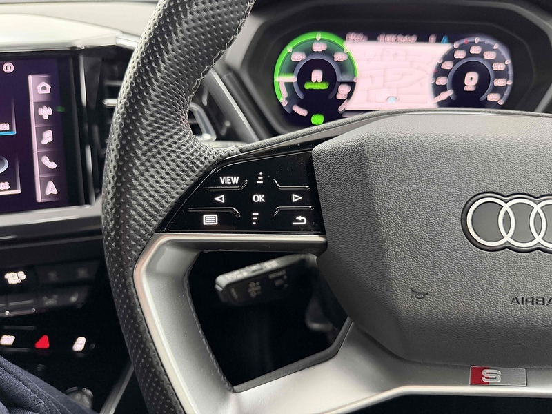 Audi Q4 e-tron S line - U2397