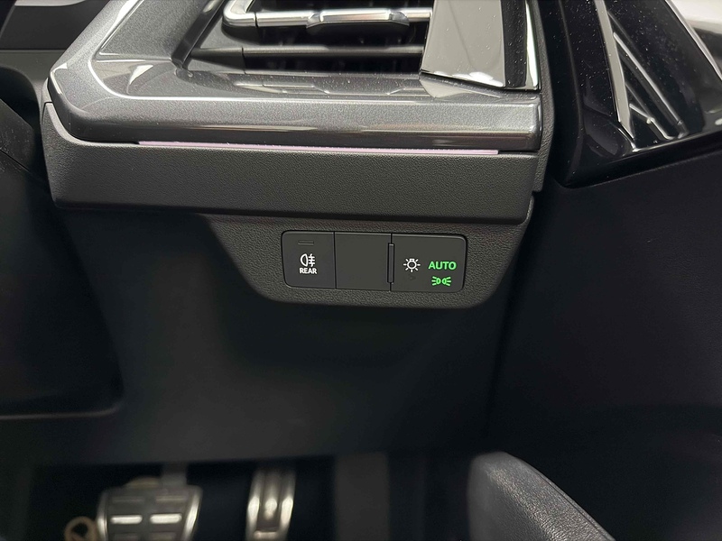 Audi Q4 e-tron S line - U2397