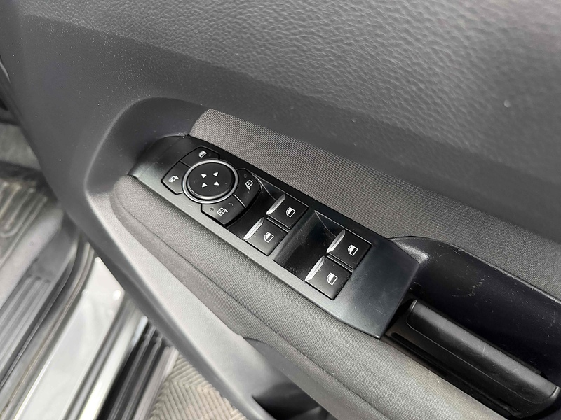 Volkswagen Amarok TDI Life - U2401