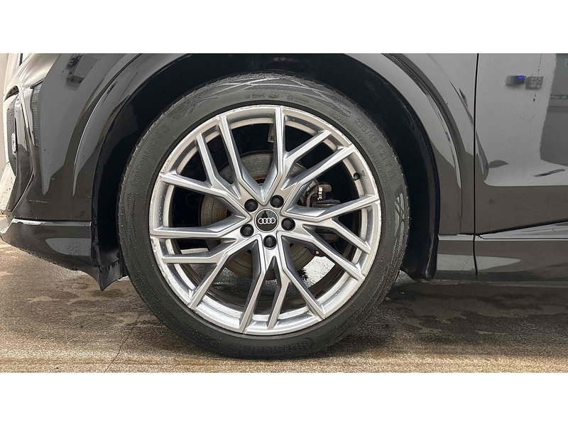 Audi Q4 e-tron Edition 1 - U2415