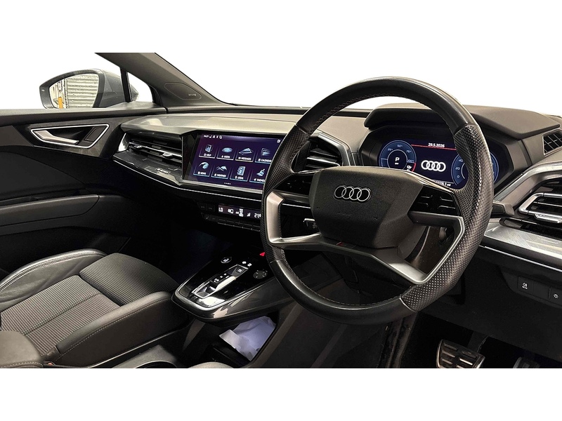 Audi Q4 e-tron S line - U2447
