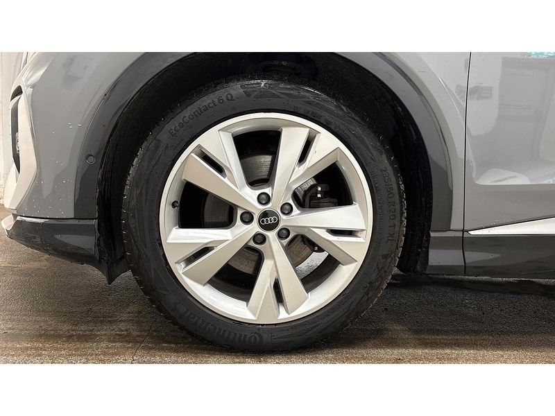 Audi Q4 e-tron S line - U2447