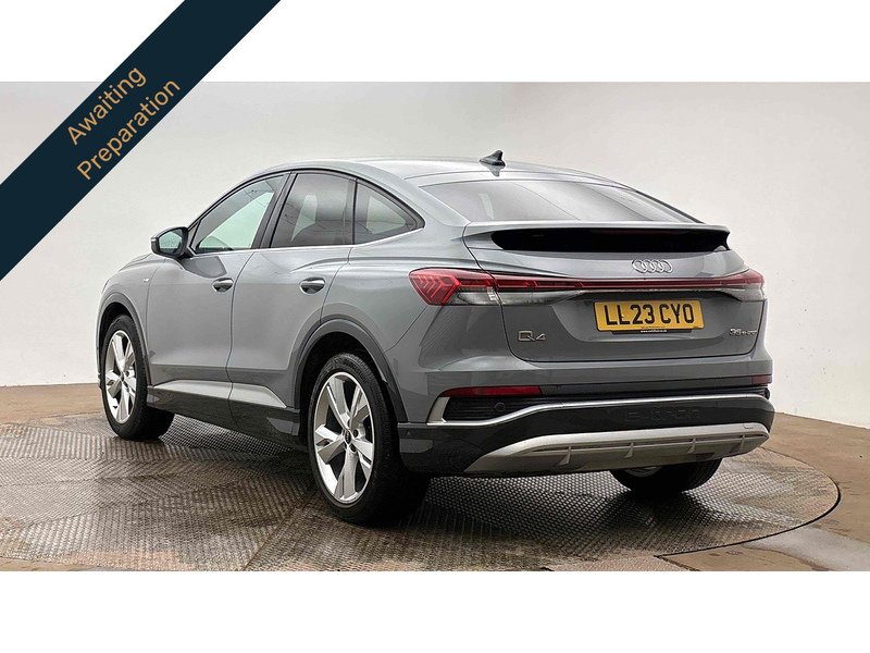 Audi Q4 e-tron S line - U2447