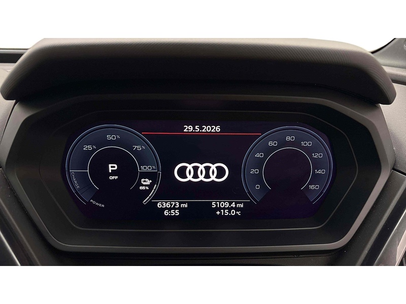 Audi Q4 e-tron S line - U2448