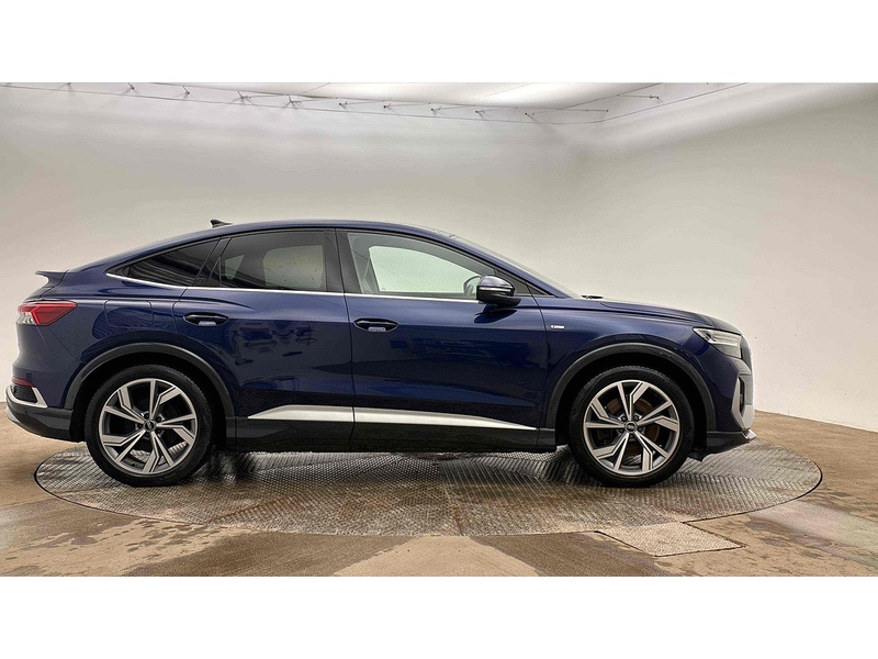 Audi Q4 e-tron Launch Edition - U2461