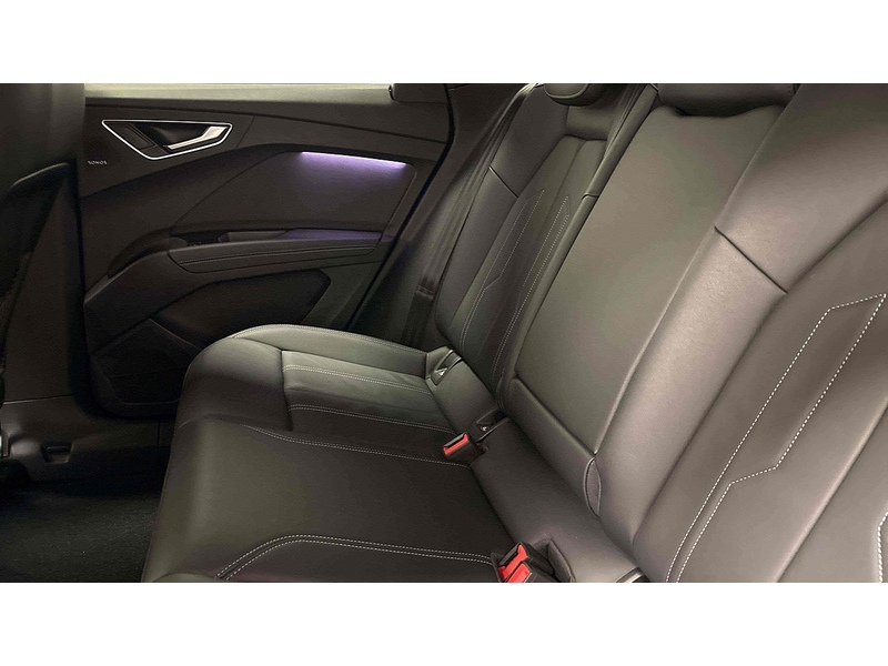 Audi Q4 e-tron Launch Edition - U2461