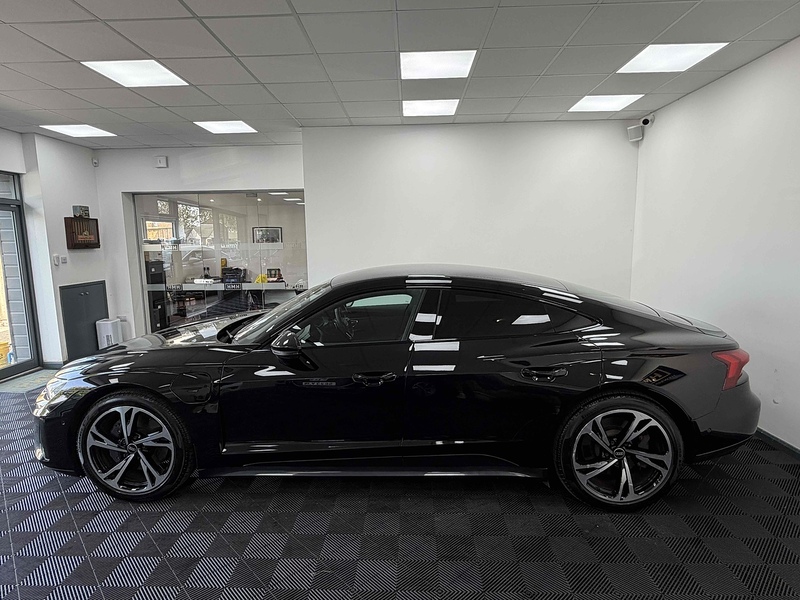 Audi e-tron GT  - U2476
