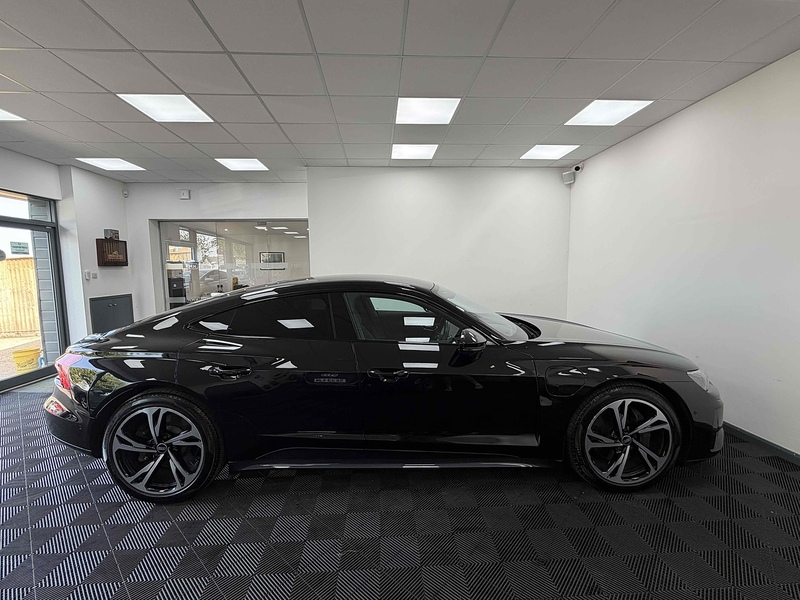 Audi e-tron GT  - U2476