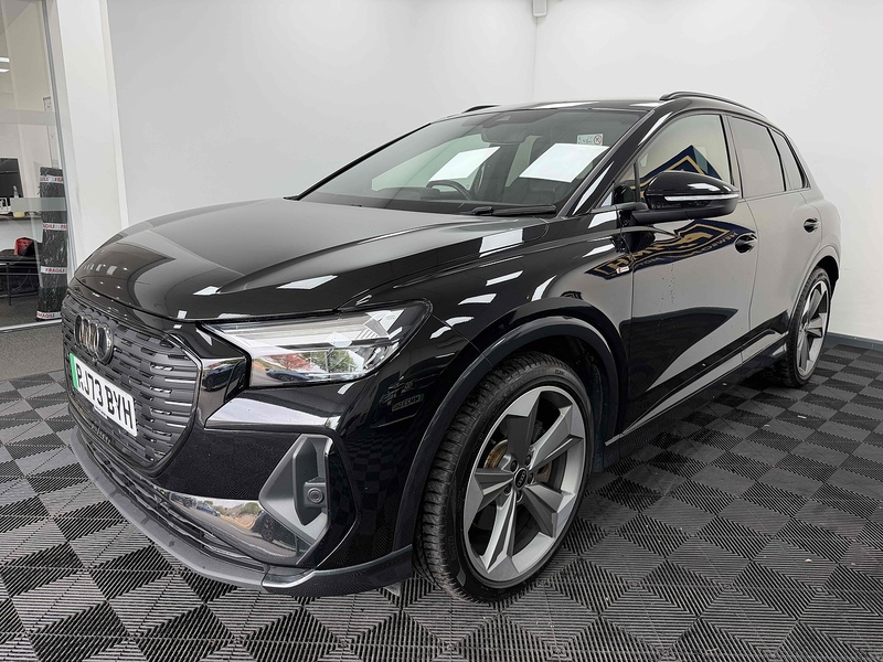 Audi Q4 e-tron Black Edition - U2489