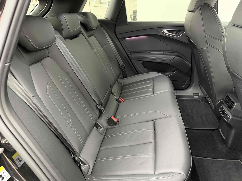 Audi Q4 e-tron Black Edition - U2489