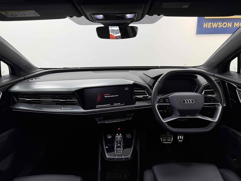 Audi Q4 e-tron Black Edition - U2489