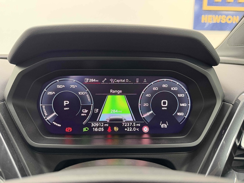 Audi Q4 e-tron Black Edition - U2489
