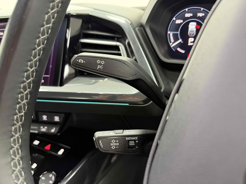 Audi Q4 e-tron Black Edition - U2489