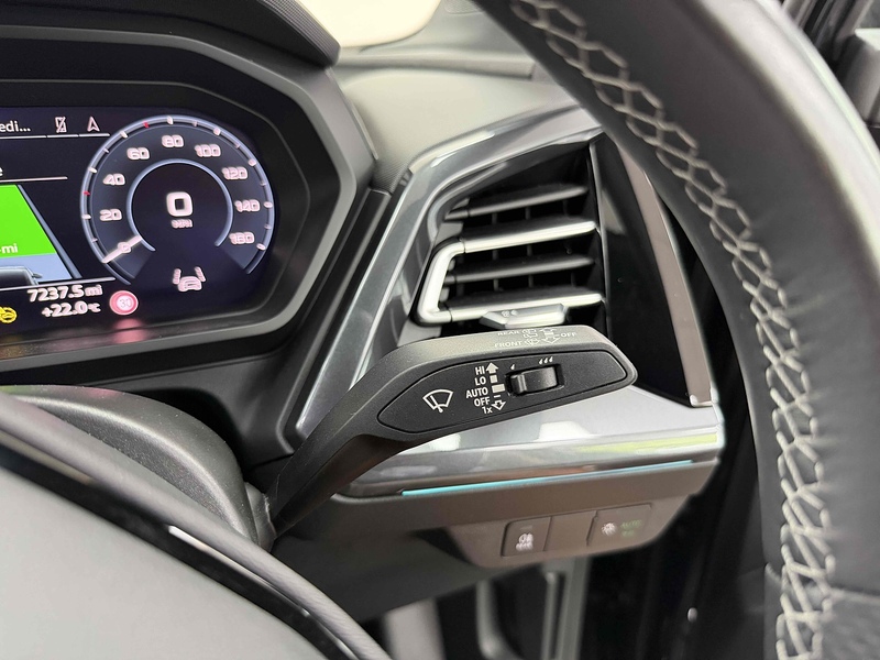 Audi Q4 e-tron Black Edition - U2489