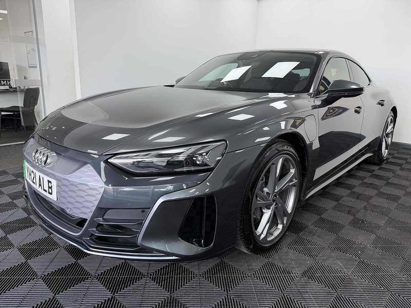 Audi e-tron GT  - U2500