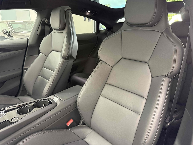 Audi e-tron GT  - U2500
