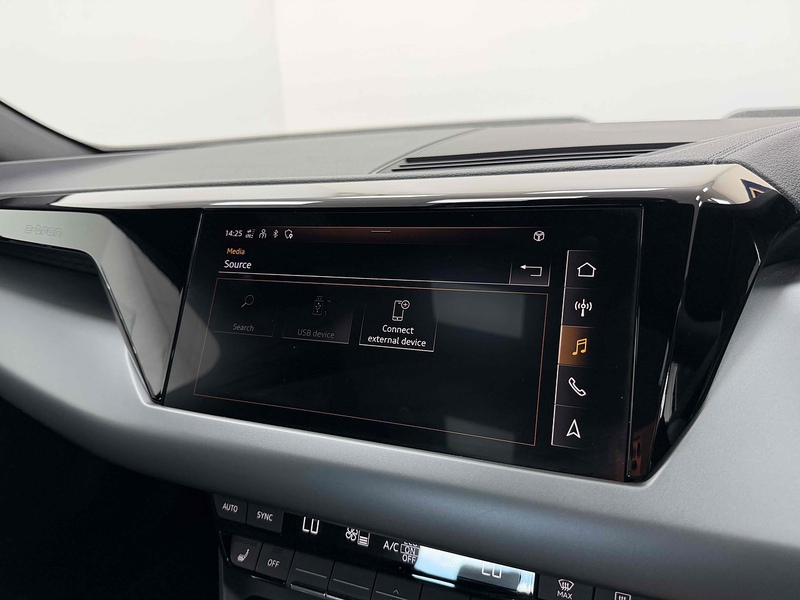 Audi e-tron GT  - U2500