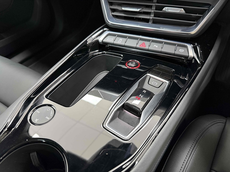Audi e-tron GT  - U2500