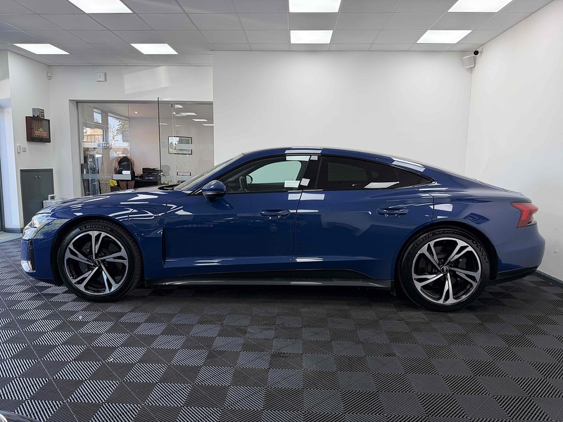 Audi e-tron GT  - U2501