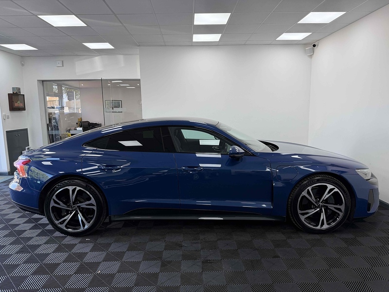 Audi e-tron GT  - U2501