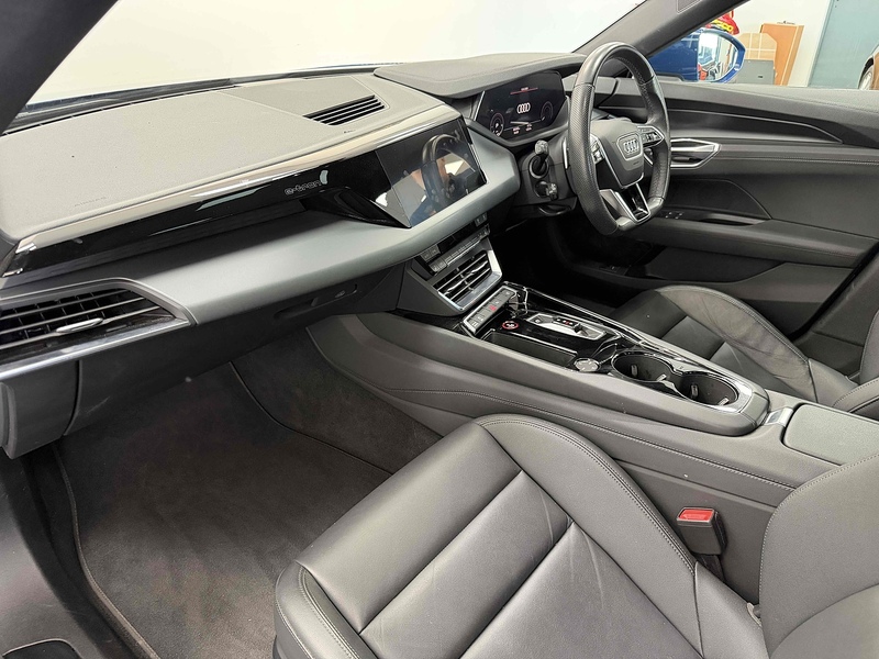 Audi e-tron GT  - U2501