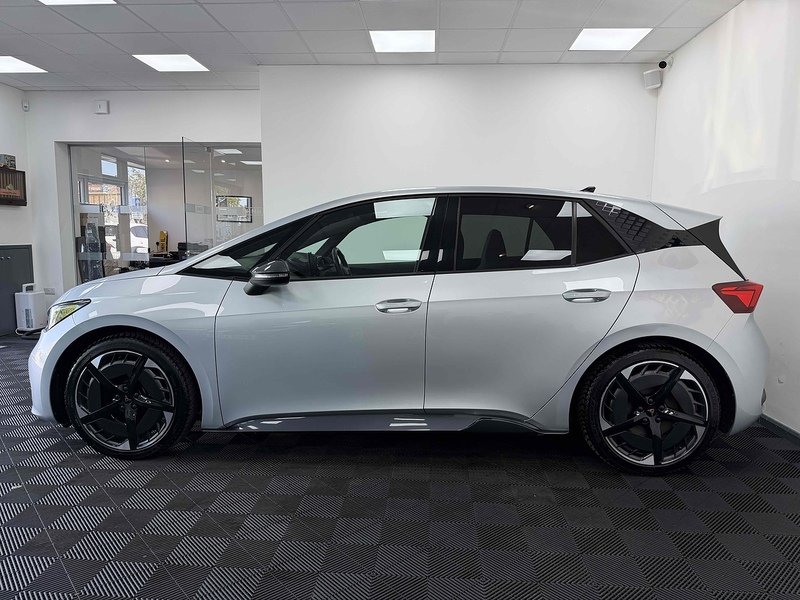 CUPRA Born V3 - U2504