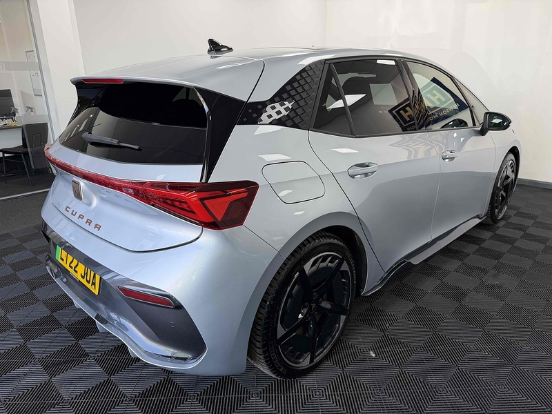 CUPRA Born V3 - U2504