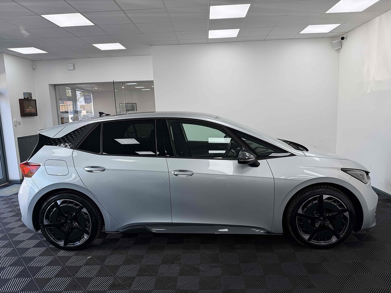 CUPRA Born V3 - U2504