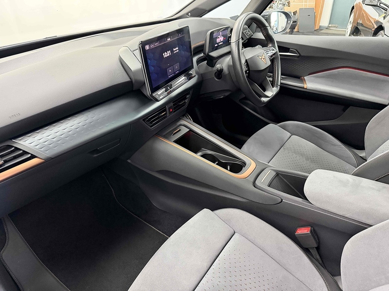 CUPRA Born V3 - U2504