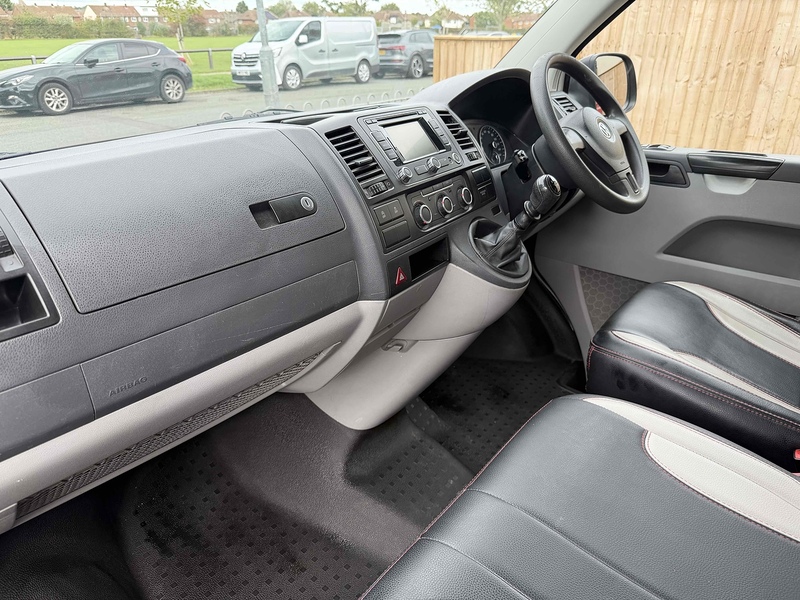 Volkswagen Transporter TDI BlueMotion Tech T28 - U2506