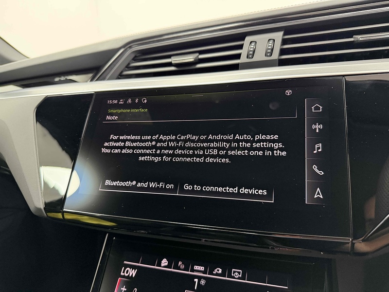 Audi e-tron Black Edition - U2559