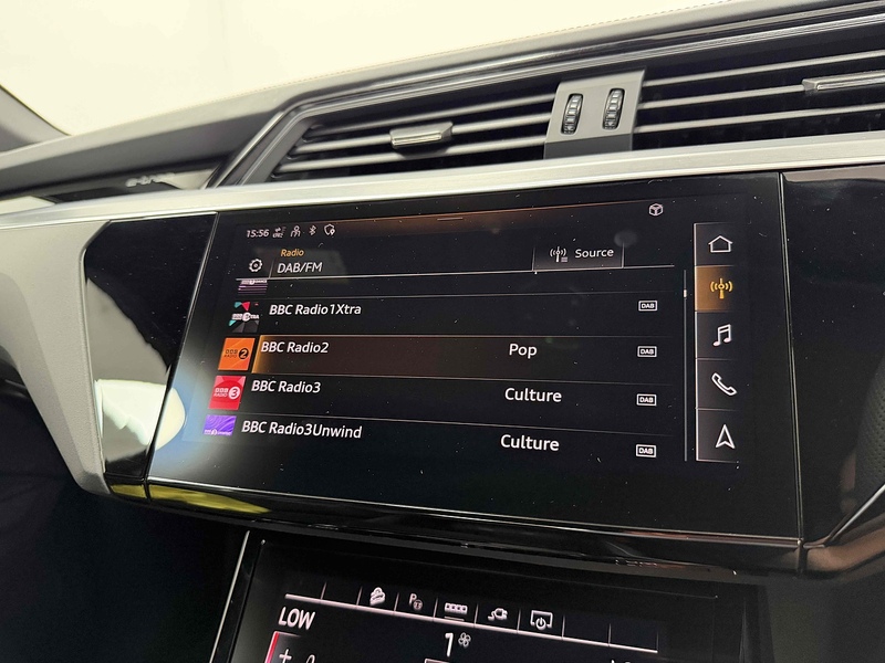 Audi e-tron Black Edition - U2559