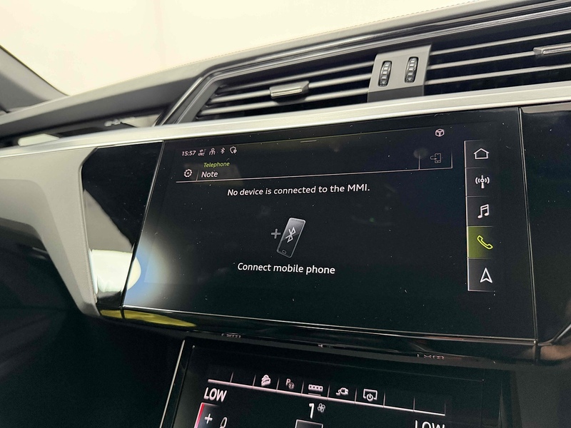 Audi e-tron Black Edition - U2559