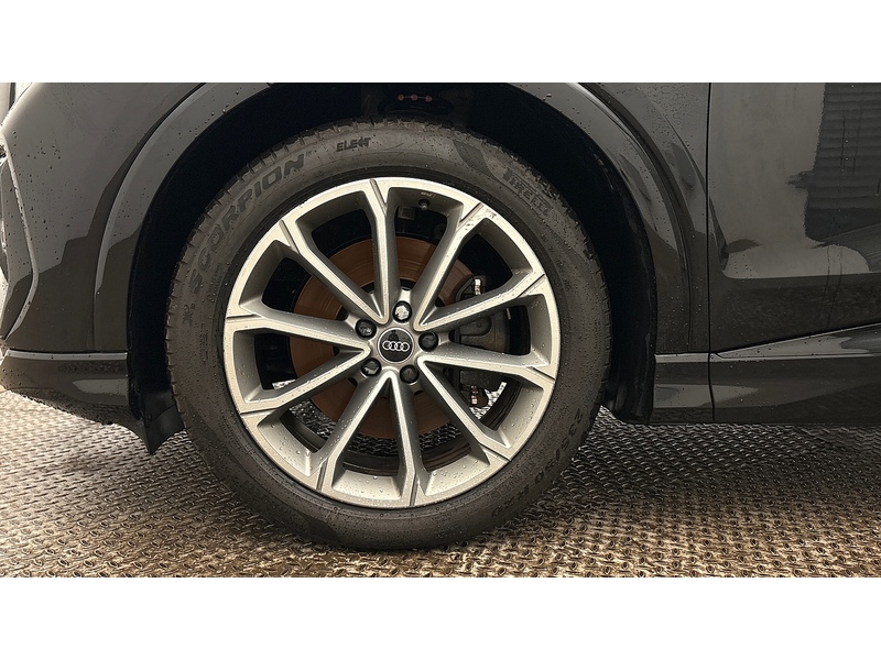 Audi Q4 e-tron Edition 1 - U2567