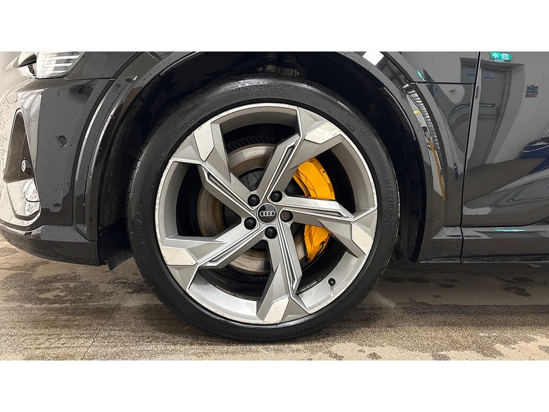 Audi e-tron S Vorsprung - U2572