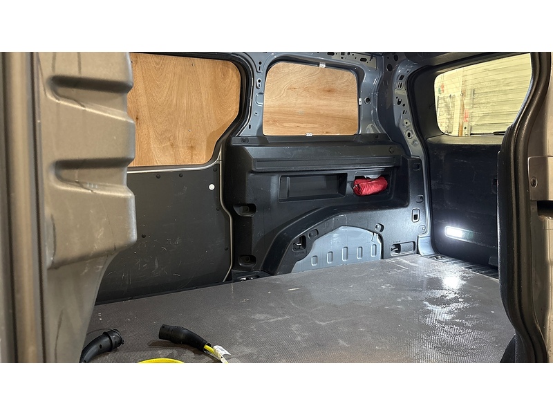 Volkswagen ID. Buzz Cargo Pro Commerce Plus - U2591