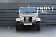 Jeep Wrangler Sahara 4.0 - U1008