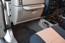 Jeep Wrangler Sahara 4.0 - U1008