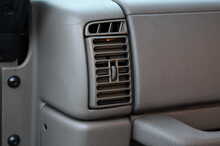 Jeep Wrangler Sahara 4.0 - U1008