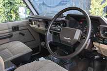 Toyota Land Cruiser 70 Series - U1070