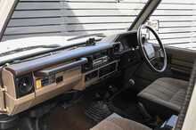 Toyota Land Cruiser 70 Series - U1070