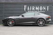 Jaguar F-Type V6 Chequered Flag - U1178