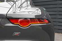 Jaguar F-Type V6 Chequered Flag - U1178