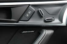 Jaguar F-Type V6 Chequered Flag - U1178