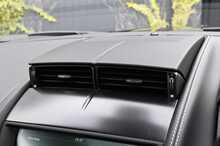 Jaguar F-Type V6 Chequered Flag - U1178